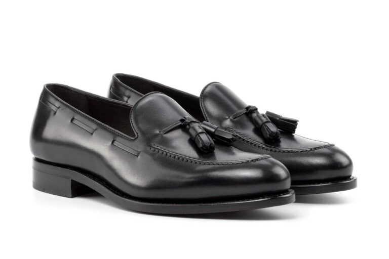 mens-loafers-black-front